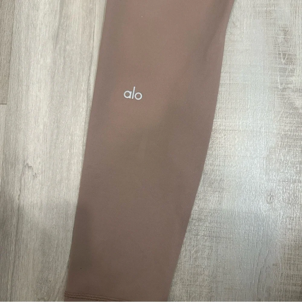 **NWT** ALO Yoga Taupe 7/8 High-Waisted Airlift Leggings